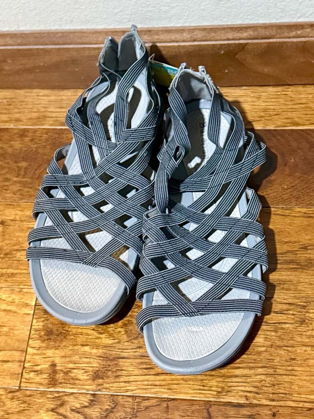 Baretraps Samina Gladiator Sandal Size 6.5 Grey Strappy